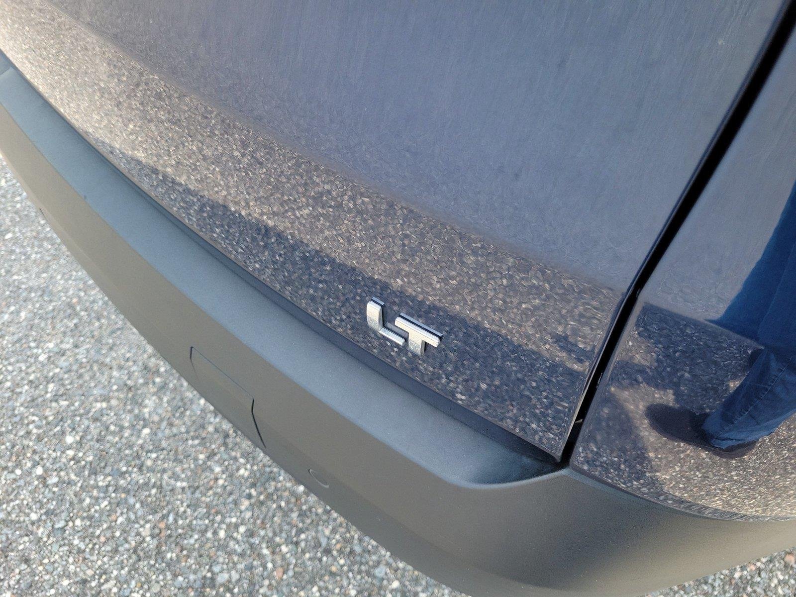 Used 2022 Northsky Blue Metallic Chevrolet LT Cloth image 8