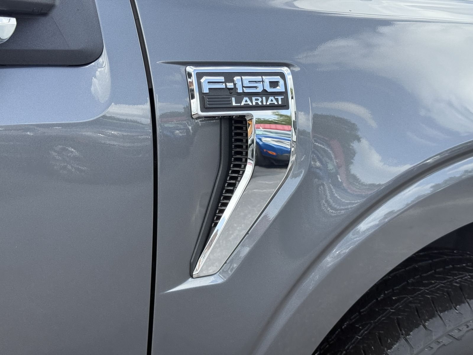 Certified Used 2025 Gray Metallic Ford Lariat image 15