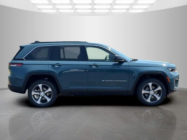 New 2026 Steel Blue Exterior Paint Jeep Limited image 8