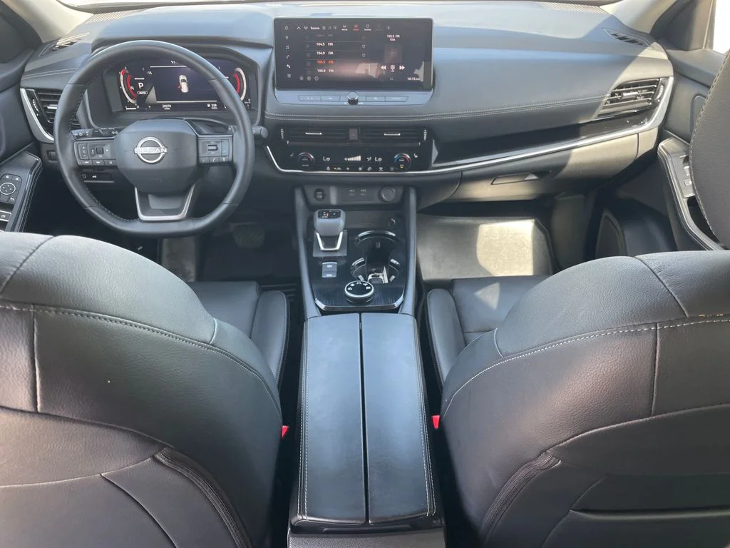 Used 2025 Gray Nissan SL image 9