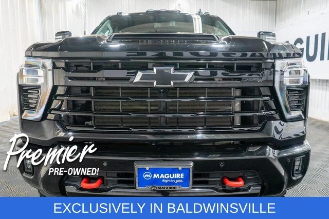 Used 2025 Black Chevrolet LT image 3