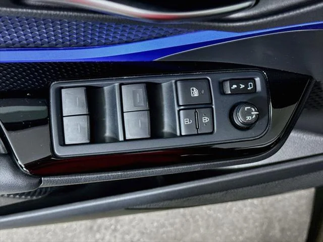 Certified Used 2022 WIND CHILL PEARL Toyota  image 17