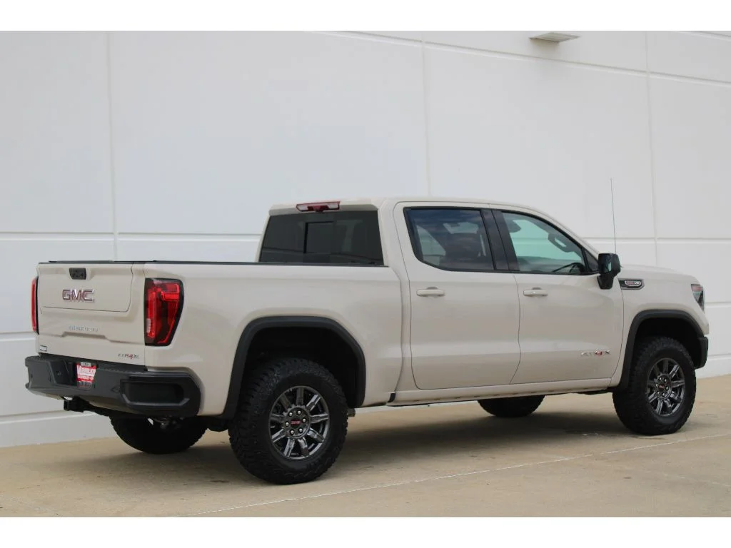2026 GMC Sierra 1500 AT4X - Photo 6