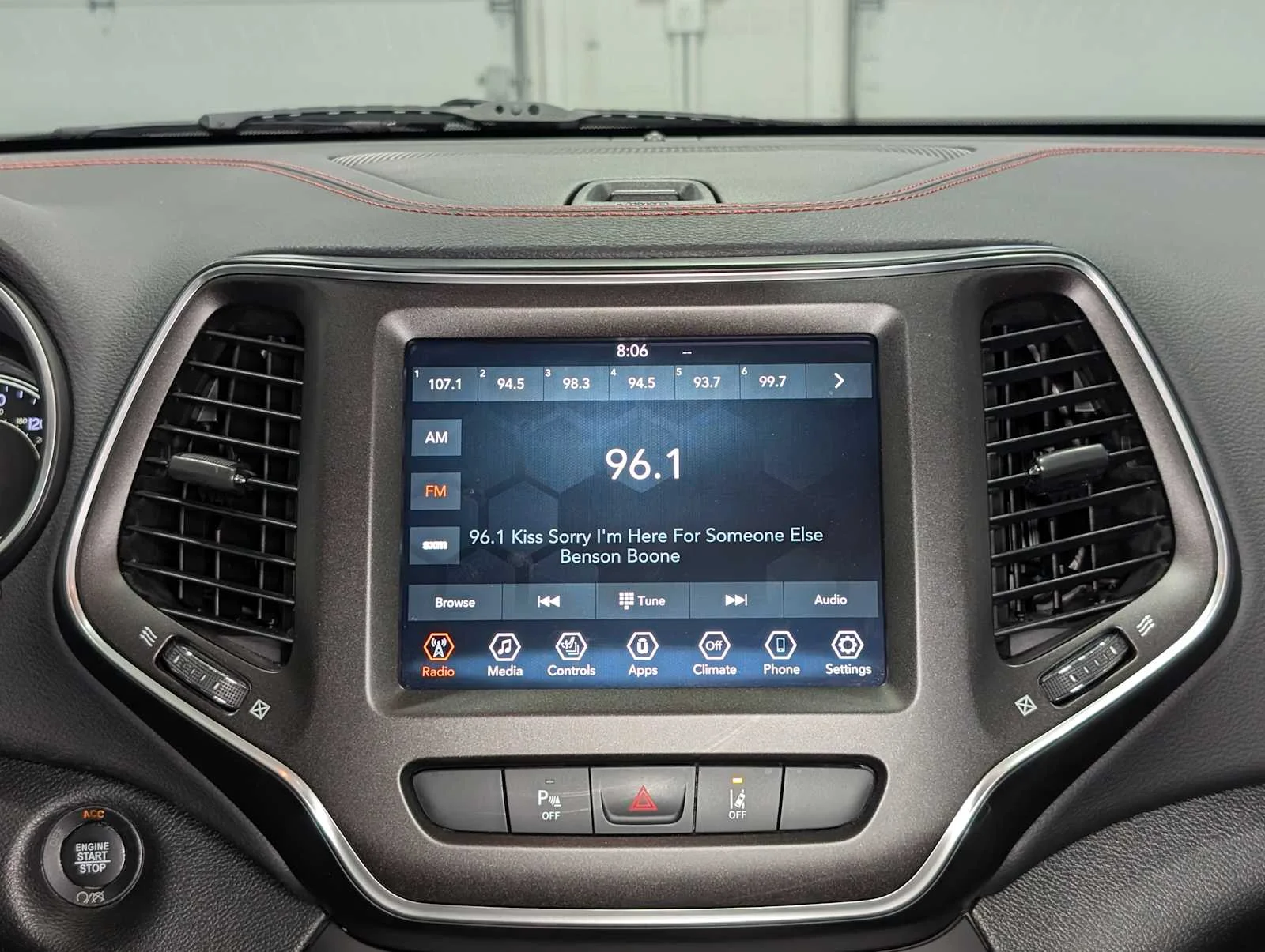Used 2021 Billet Silver Metallic Clearcoat Jeep Trailhawk image 18