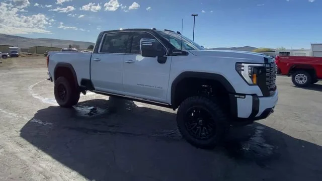 New 2026 Glacier White Tricoat GMC Denali Ultimate image 2