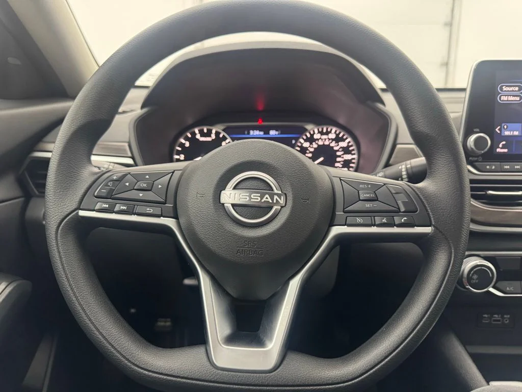 Used 2024 Garnet Pearl Metallic Nissan 2.5 SV image 16