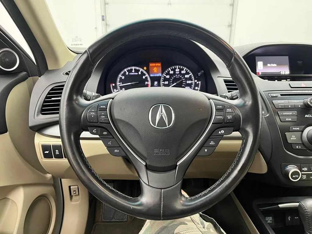Used 2018  Acura Base image 23