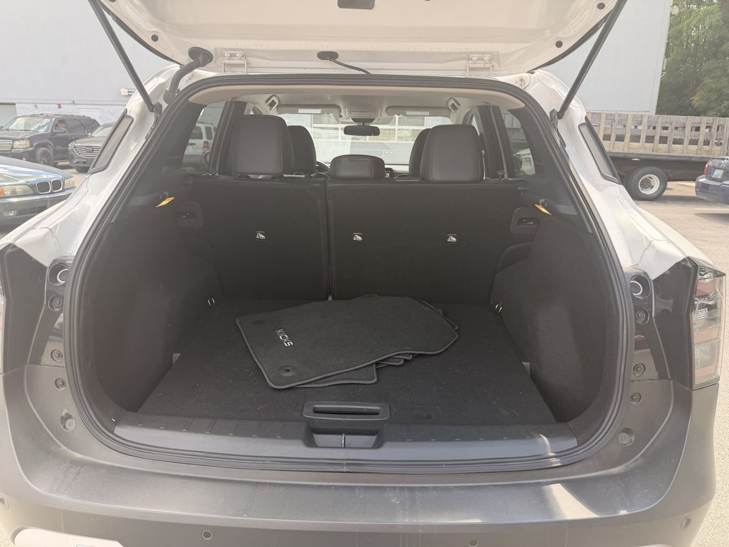 Used 2026 Aspen White Tricoat Nissan SR image 9