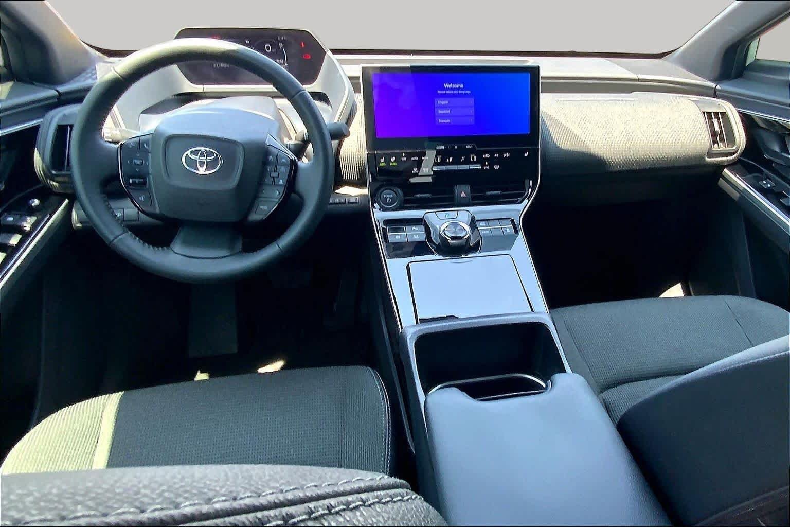Used 2024 Wind Chill Pearl Toyota XLE image 15