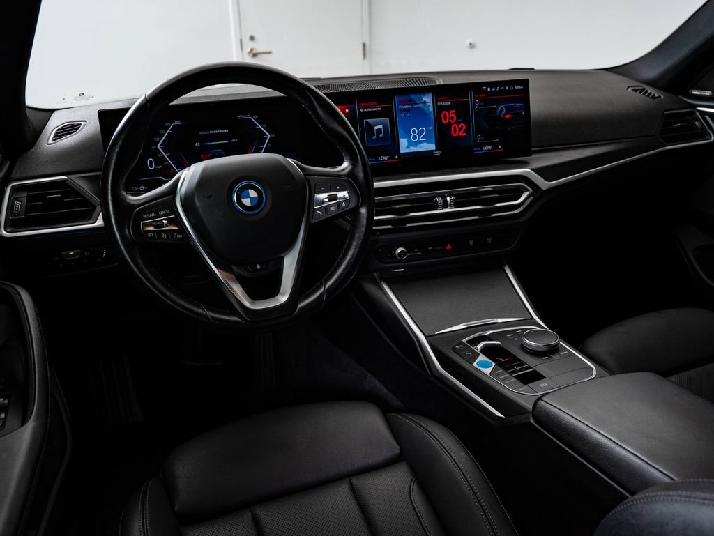 Used 2023 Jet Black BMW eDrive35 image 4