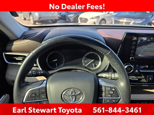 Used 2020 Black Toyota XLE image 7
