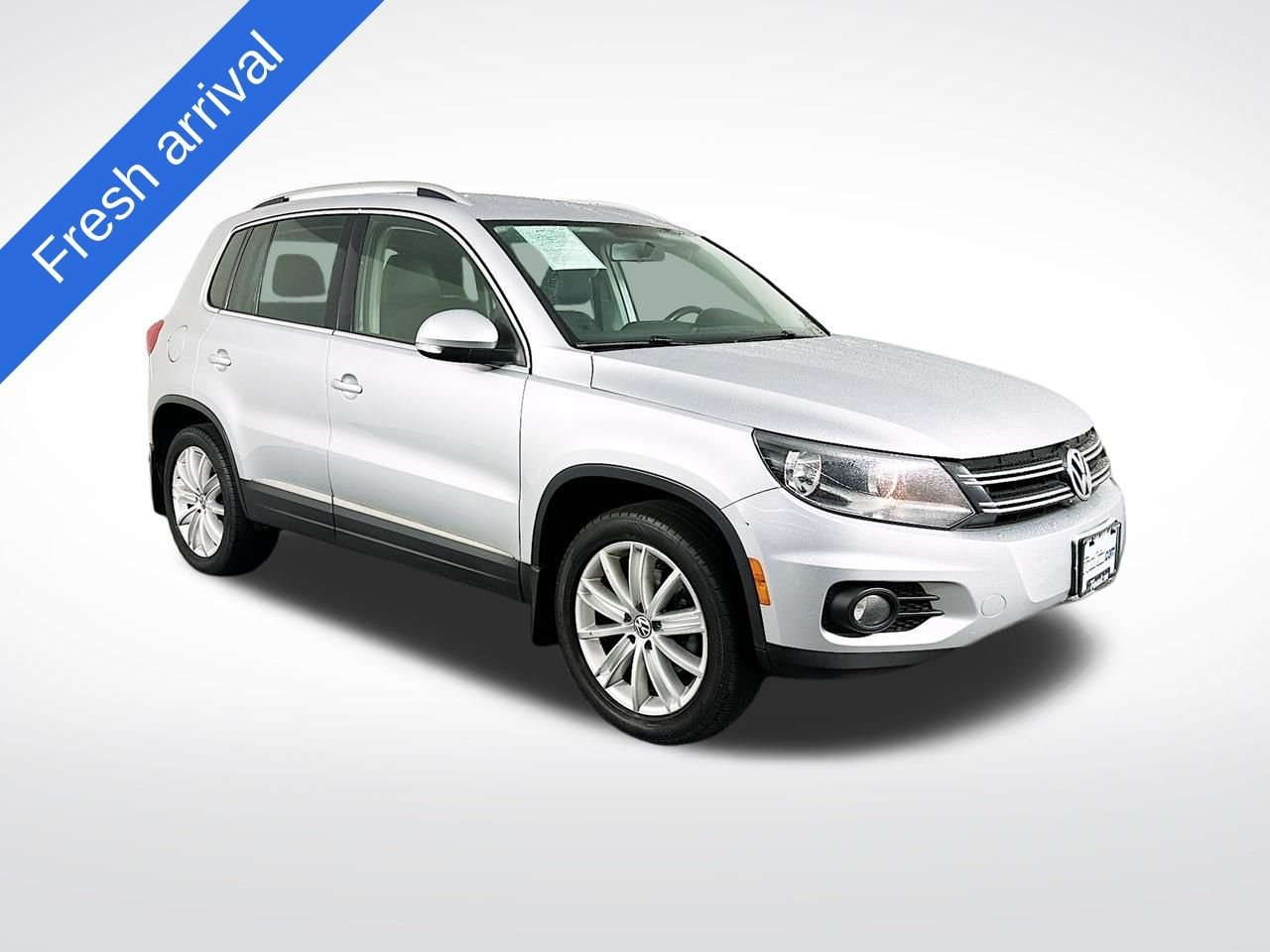 Used 2013 Reflex Silver Metallic Volkswagen SE image 1
