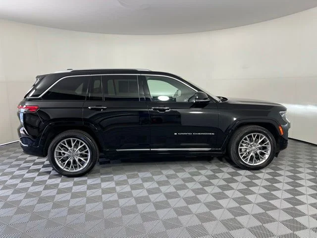 Used 2023 Black Jeep Summit 4xe image 8