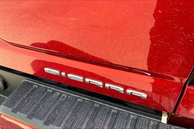 Used 2023 Red GMC Denali image 33
