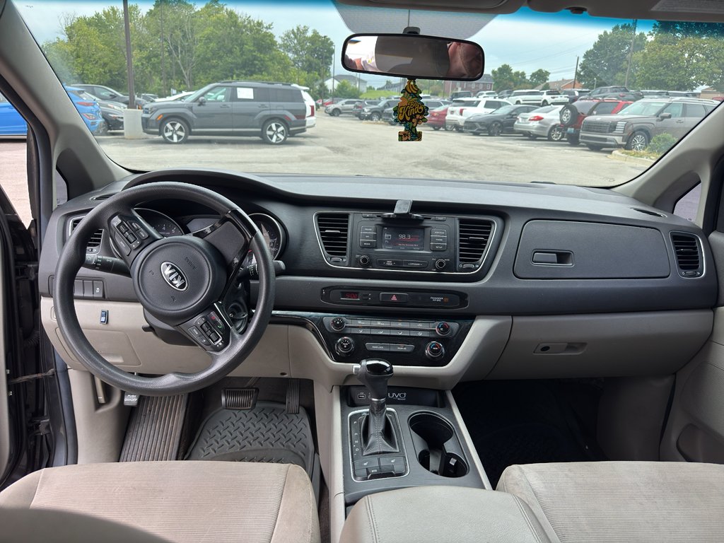 Used 2015 Platinum Graphite Kia LX image 10