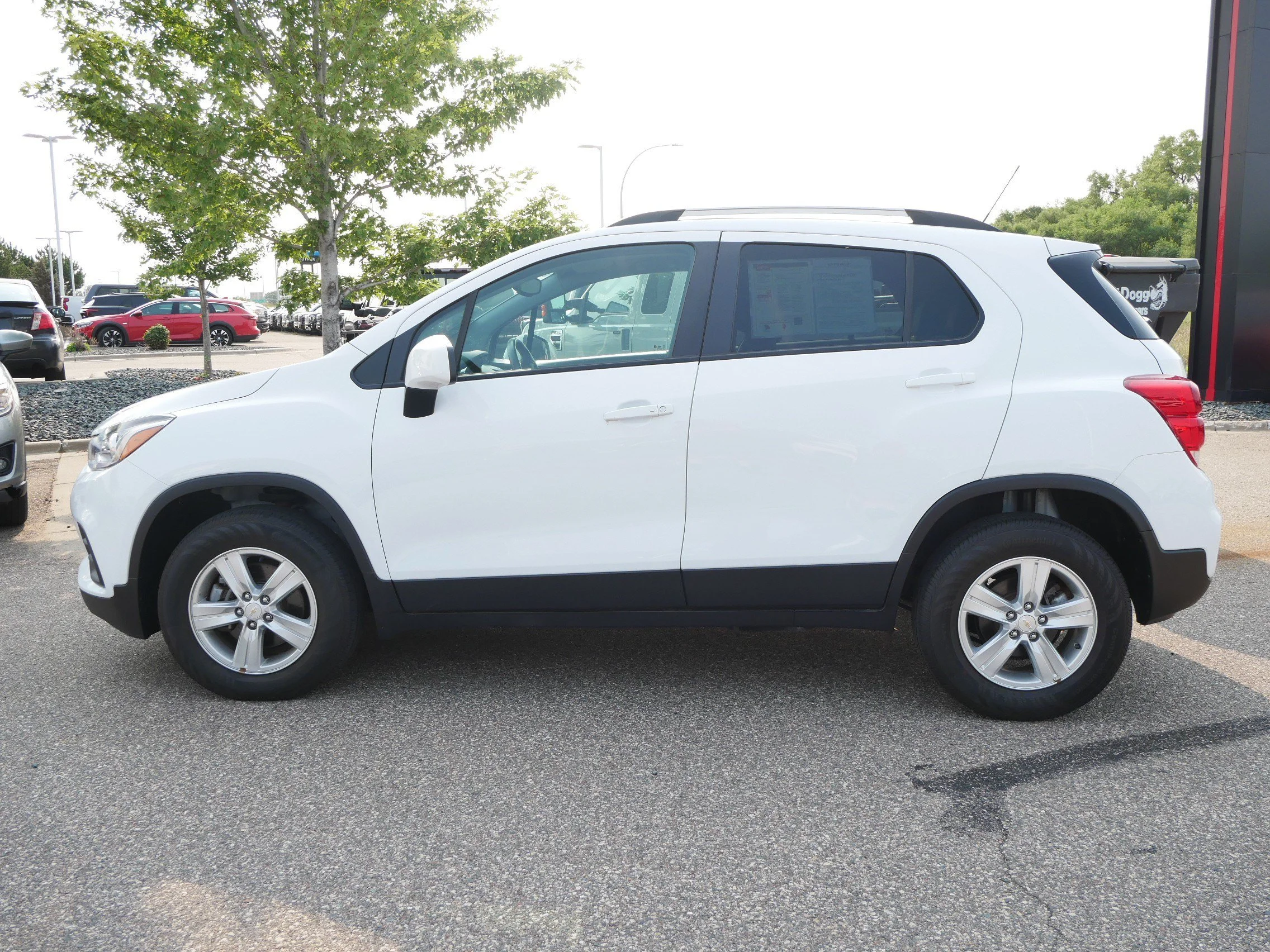 Used 2022 Summit White Chevrolet LT image 3