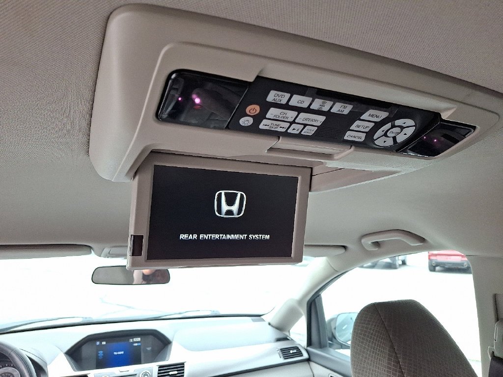 Used 2016 Gray Honda SE image 13
