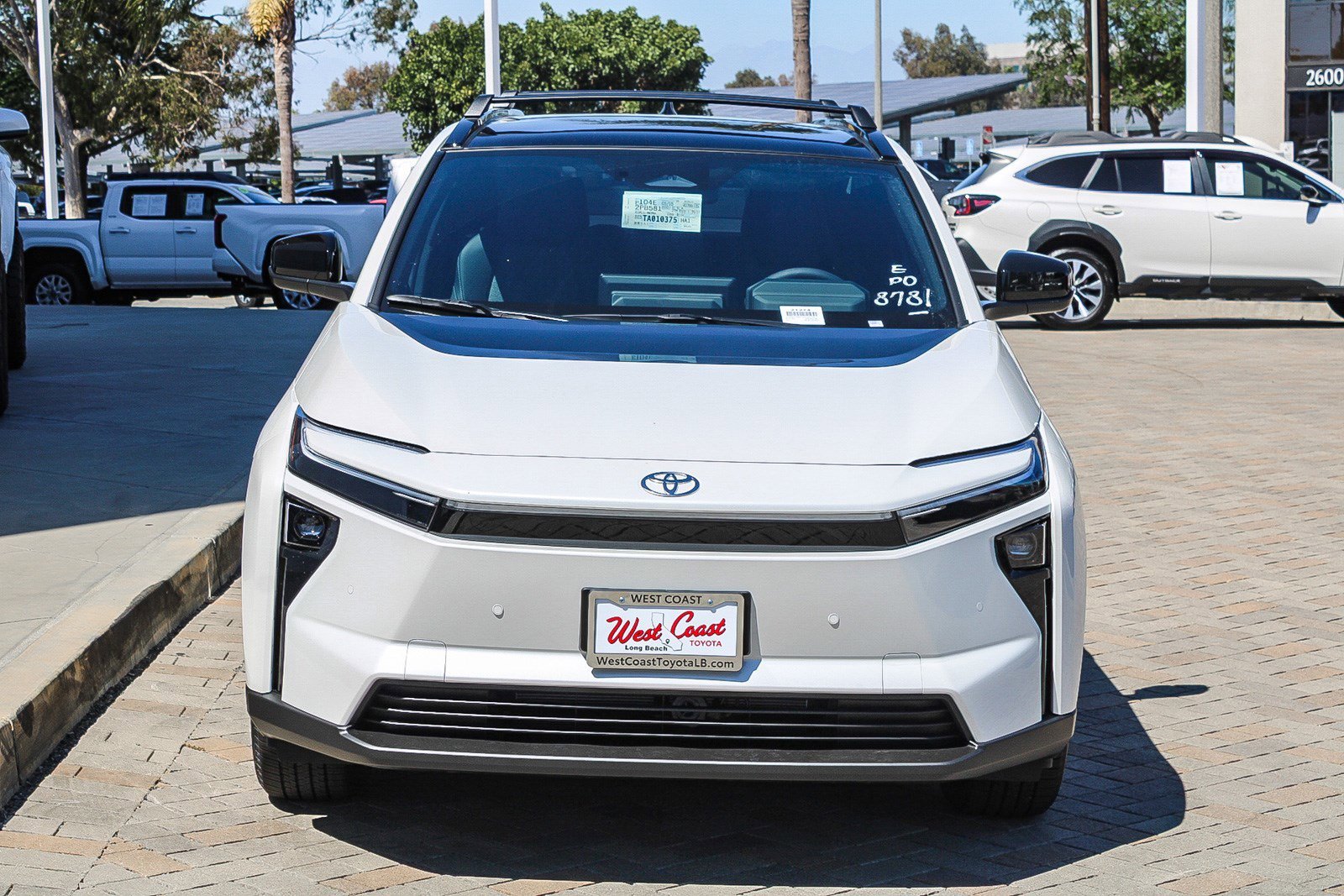 New 2026 Wind Chill Pearl <sup>1</sup> Toyota  XLE image 2