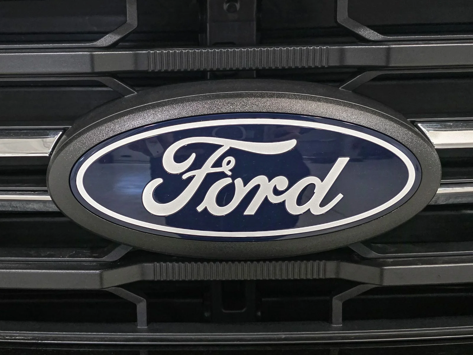Used 2026 Agate Black Metallic Ford XLT image 13