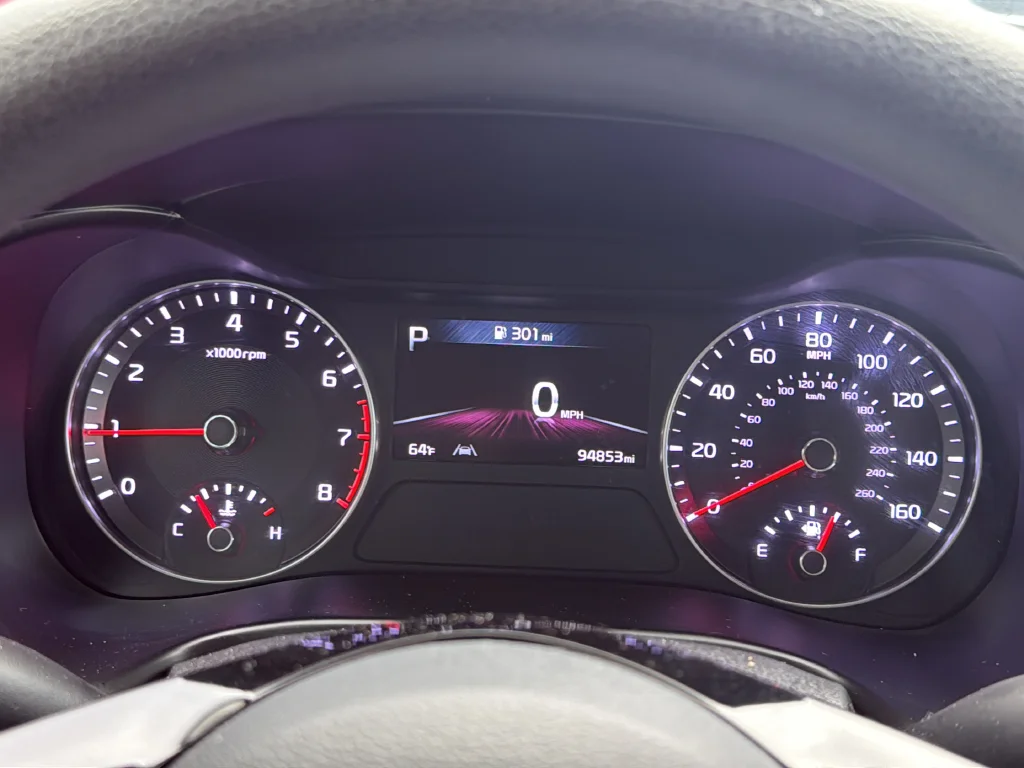 Used 2023 Red Kia LXS image 12