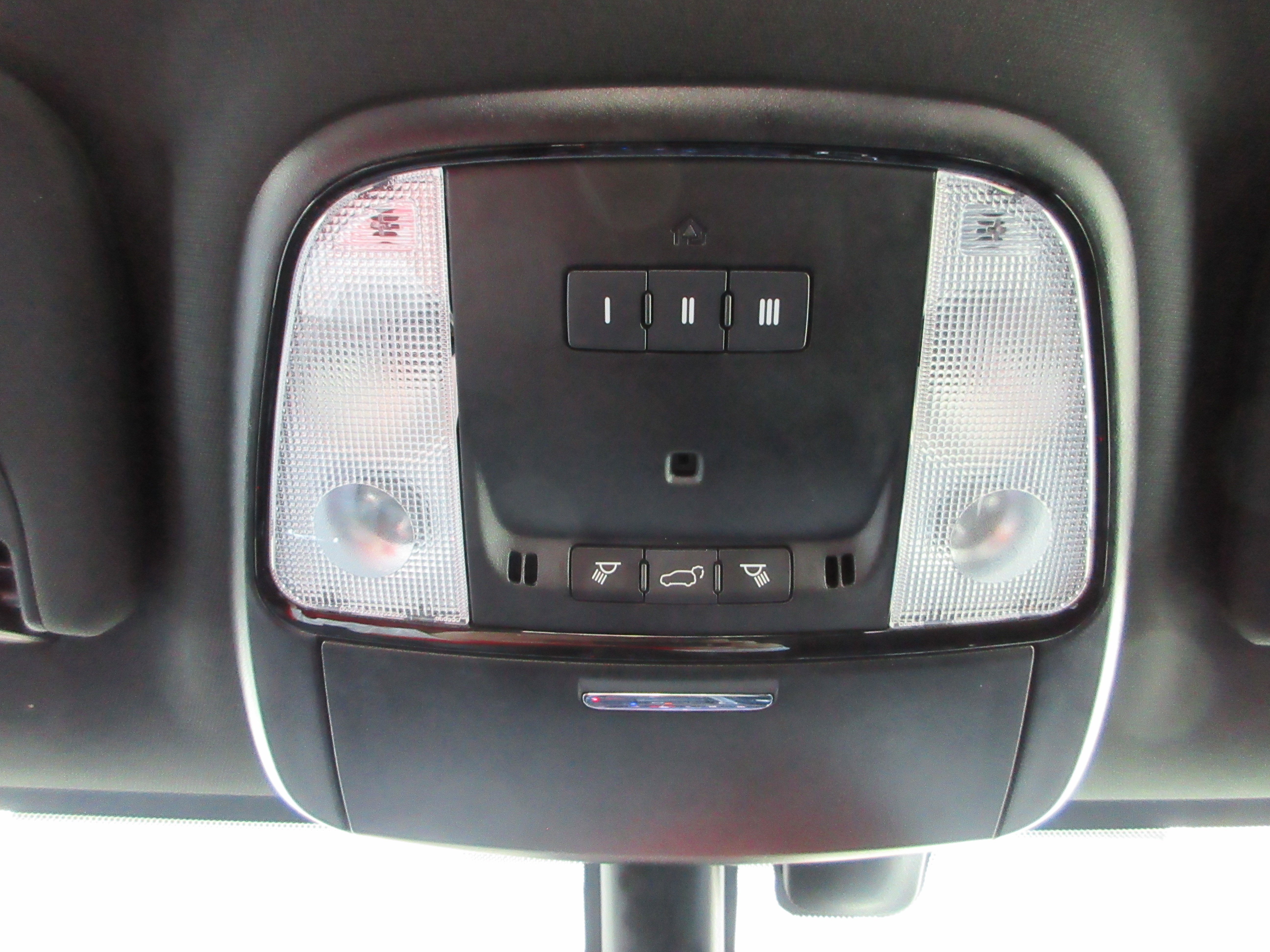 Used 2022 Destroyer Gray Clearcoat Dodge R/T image 19
