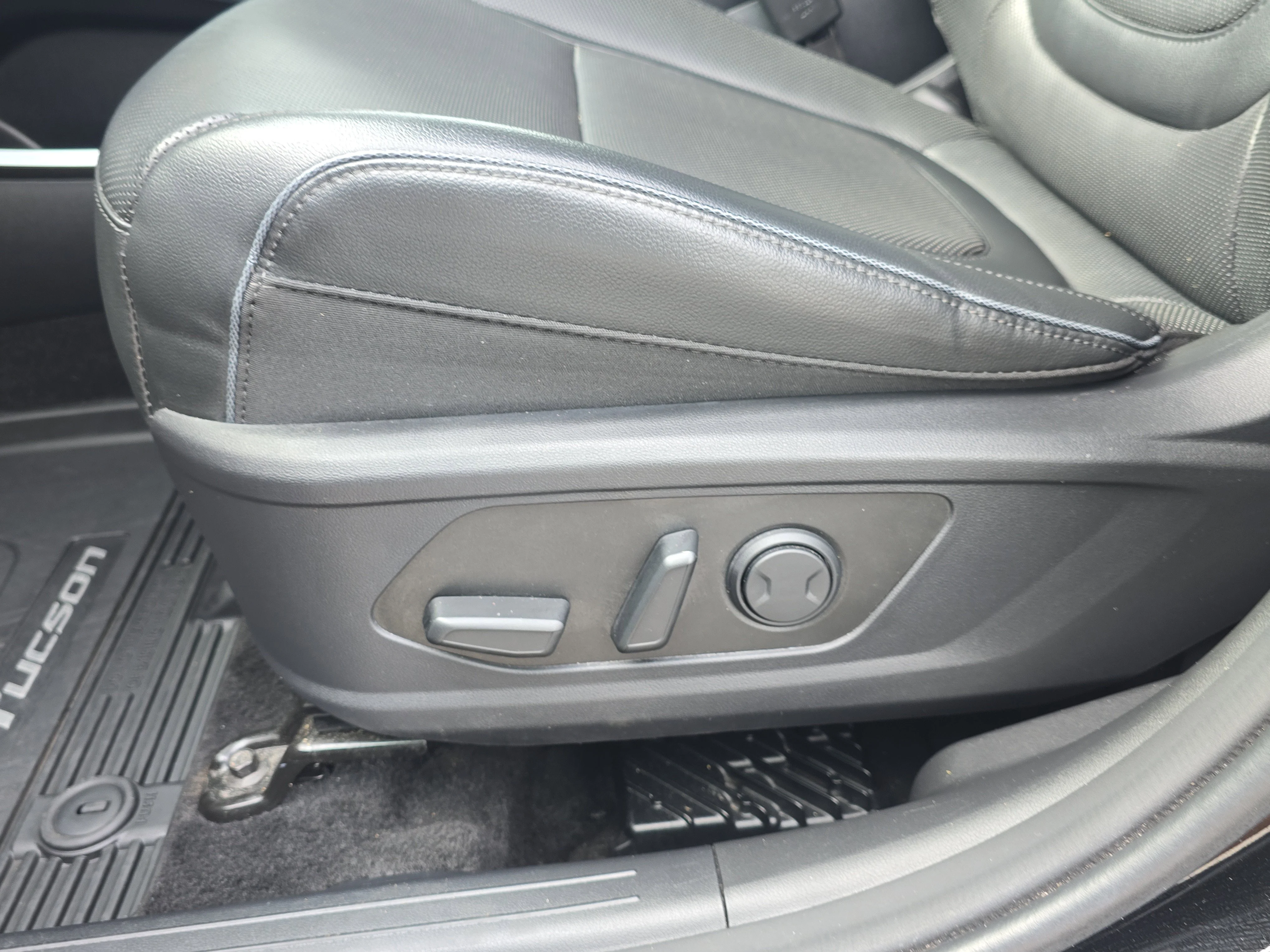 Used 2024 Black Pearl Hyundai Limited image 21