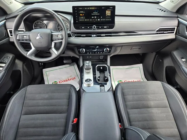 Used 2025 Gray Mitsubishi SE image 14