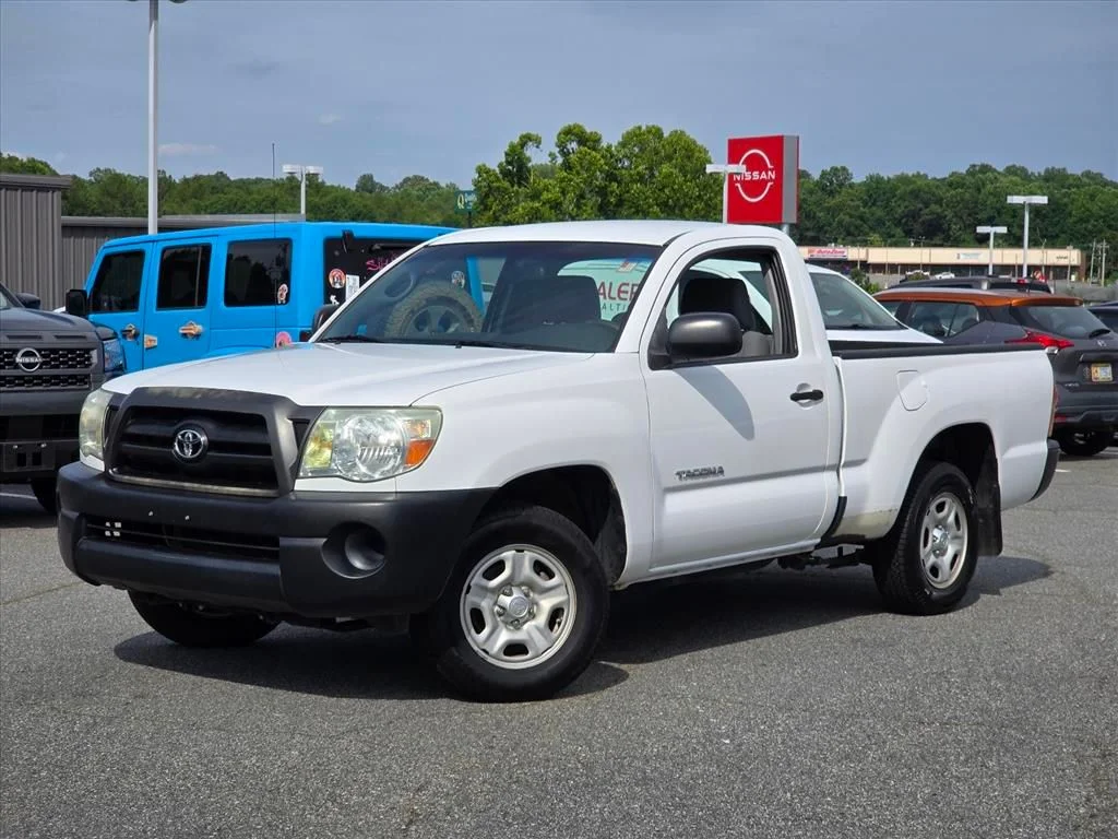 Used 2007 White Toyota  image 2