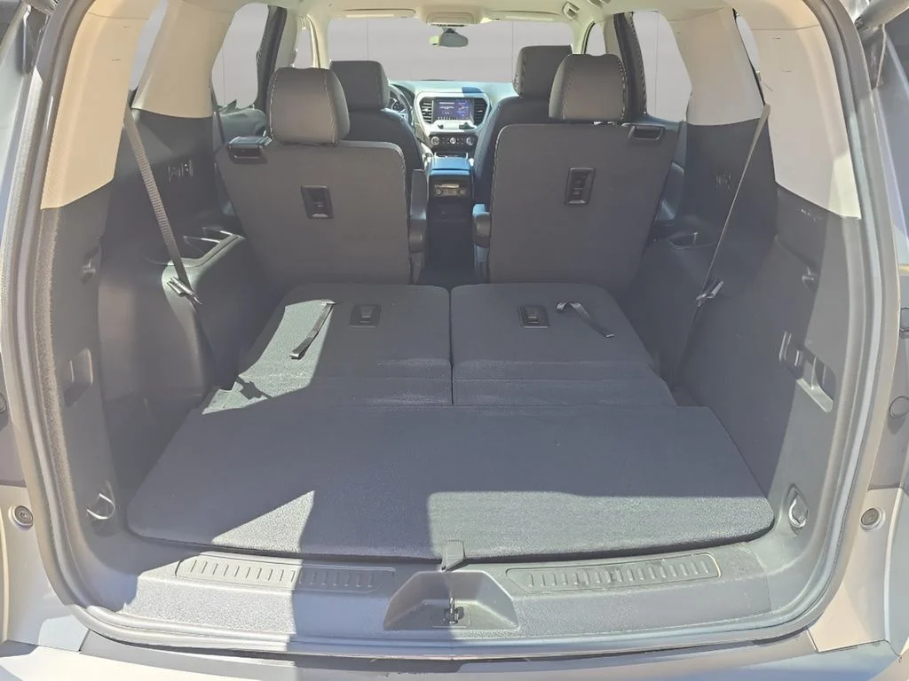Used 2023 Gray GMC SLT image 33