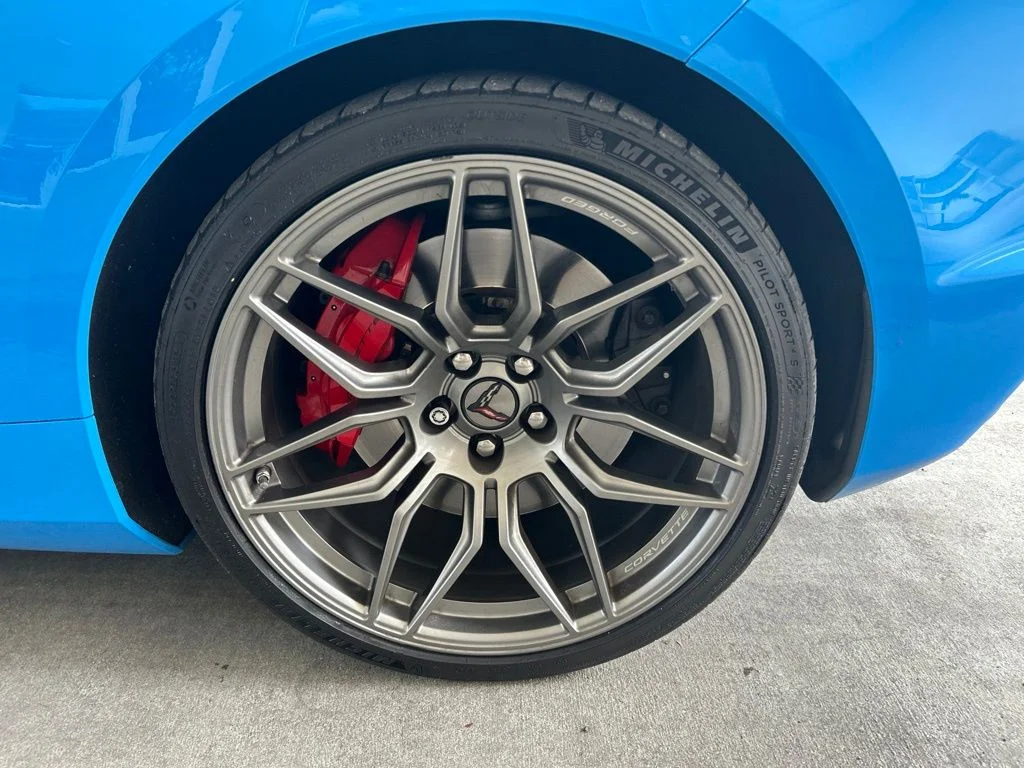 Used 2025 Blue Chevrolet Z06 image 16