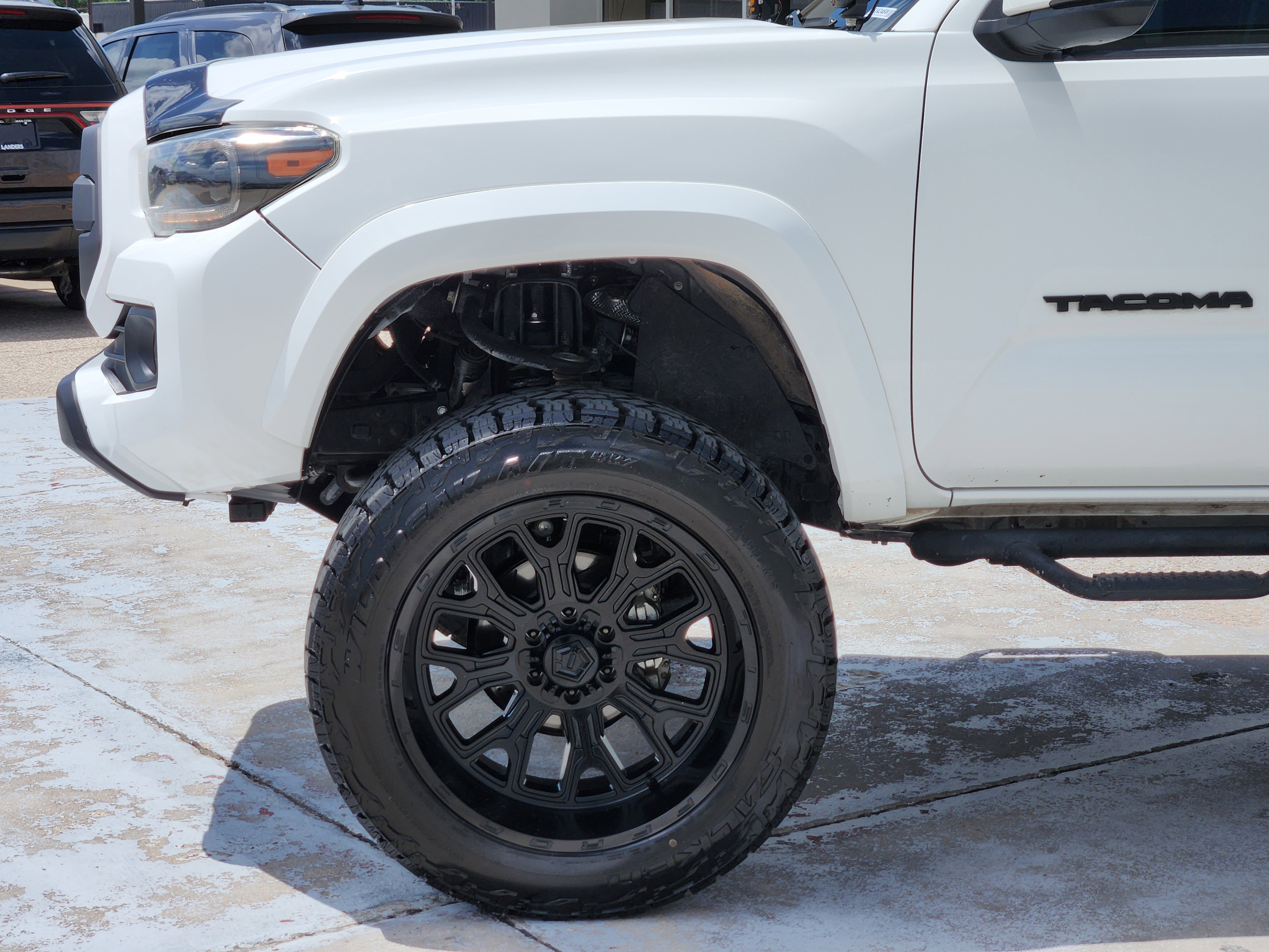 Used 2022 White Toyota SR5 image 9