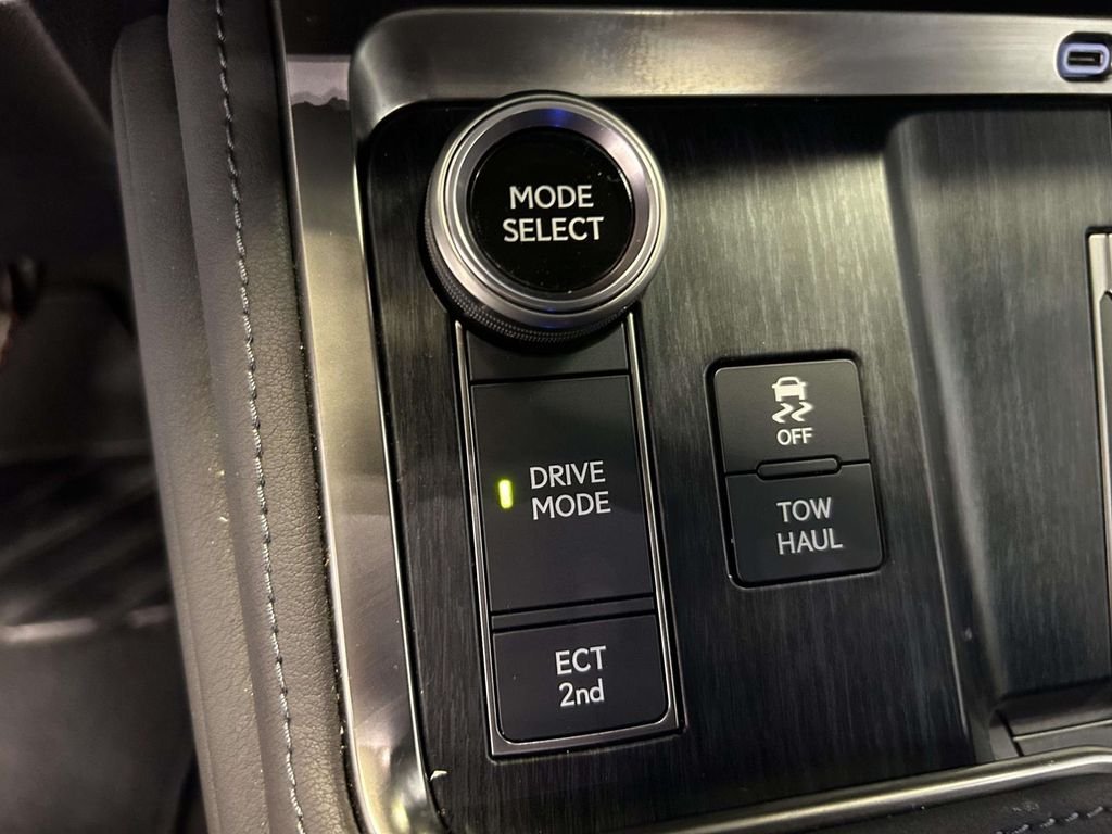 Used 2025 Green Lexus 550 Premium+ image 29