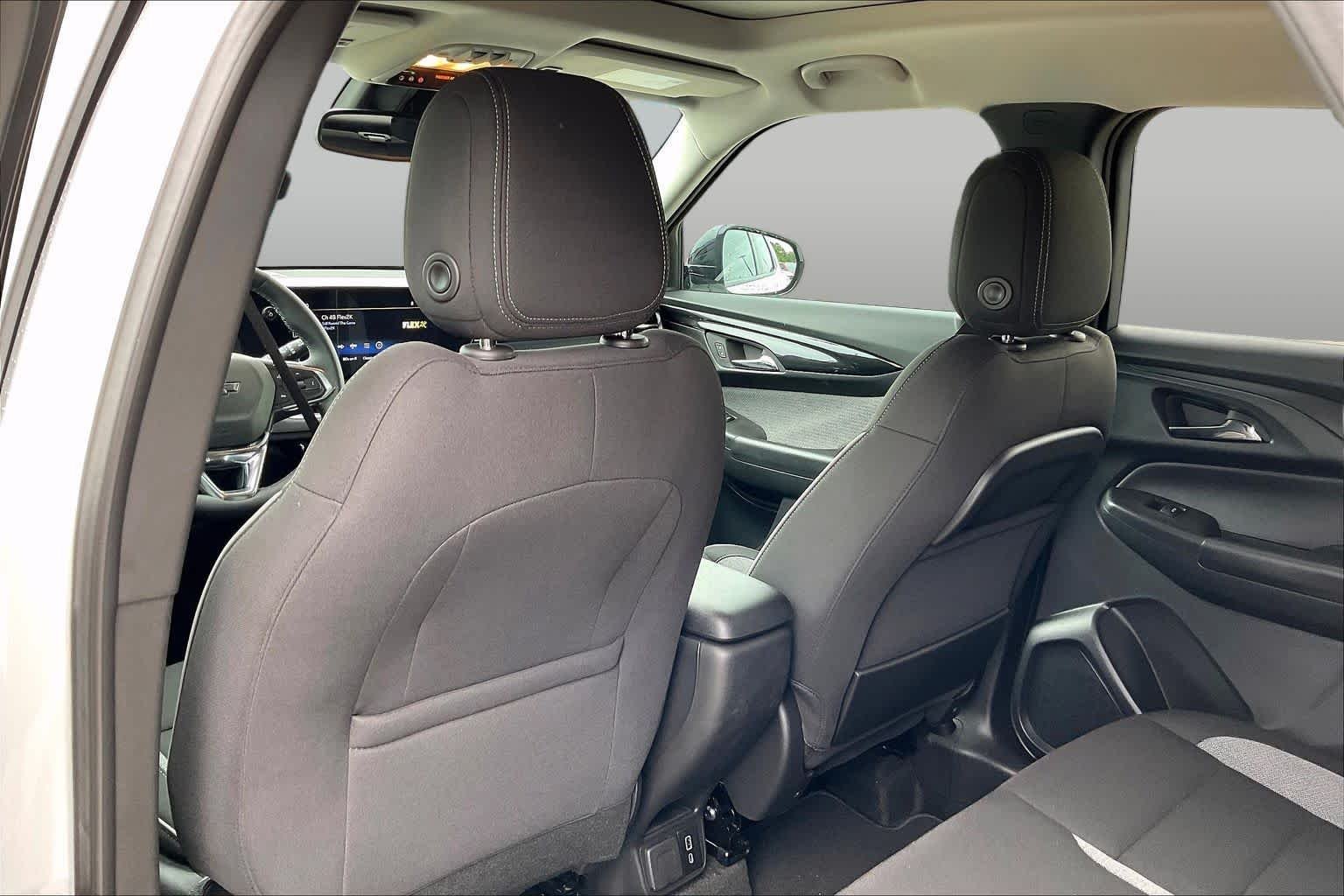 New 2026 Summit White Chevrolet LT image 22