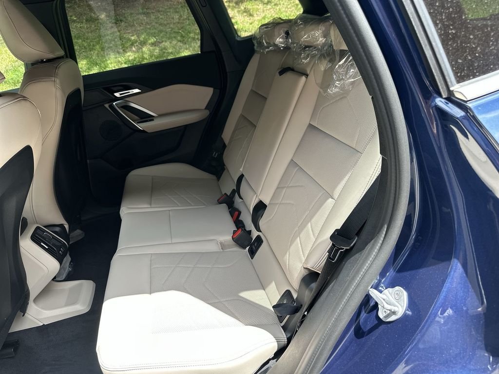 Used 2025 Blue BMW xDrive28i image 23