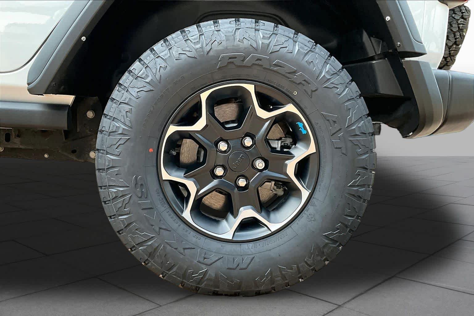 Used 2022 Bright White Clearcoat Jeep Unlimited Rubicon image 11