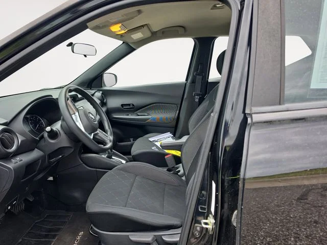 Used 2019 Super Black Nissan S image 11