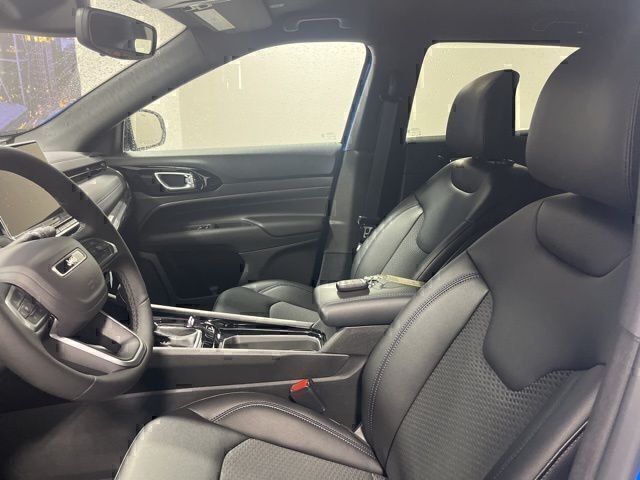 New 2026 Hydro Blue Pearlcoat Jeep Latitude image 8