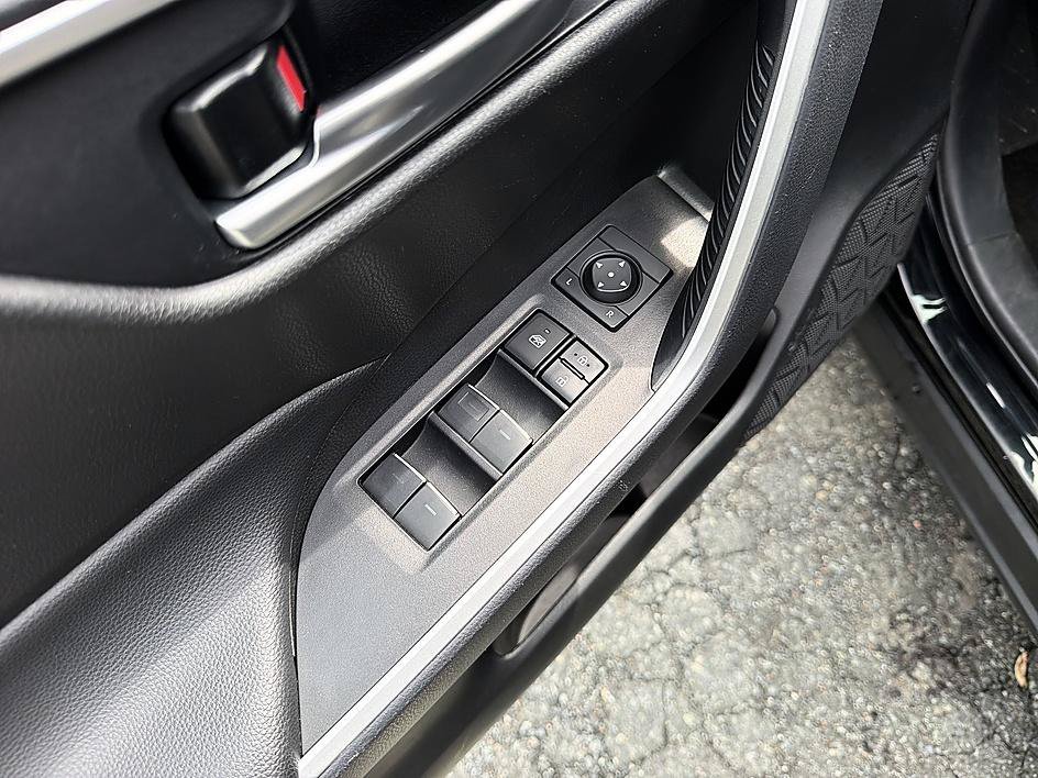 Used 2025 Midnight Black Metallic Toyota Hybrid XLE image 10