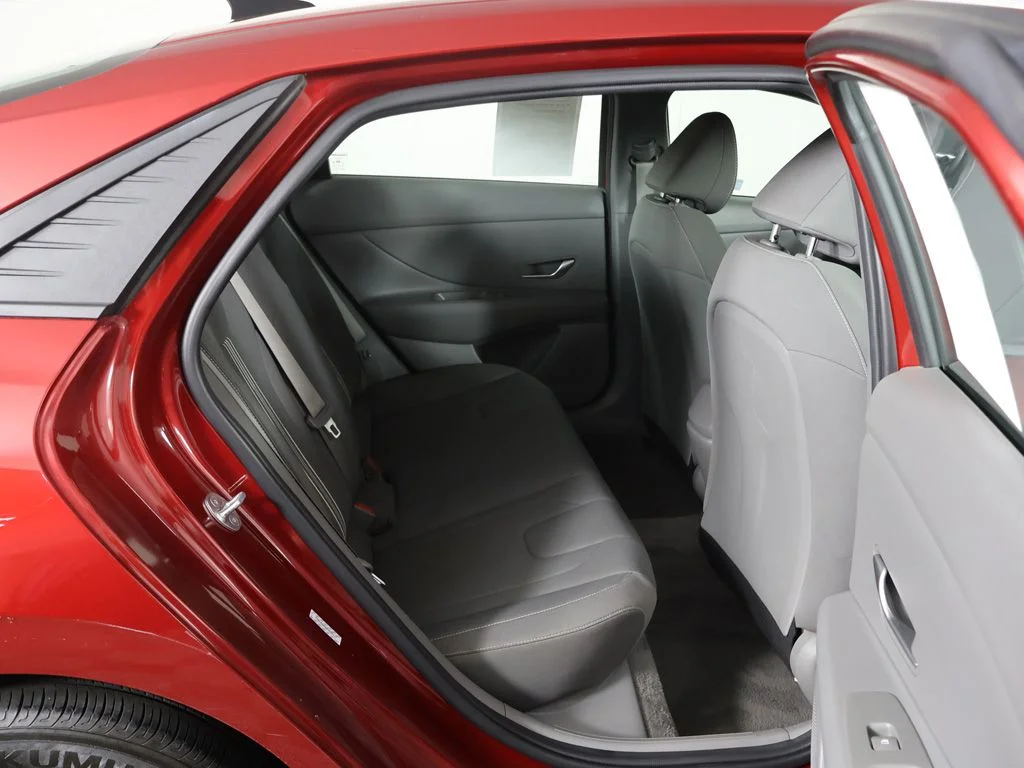 Used 2023 Red Hyundai SEL image 30
