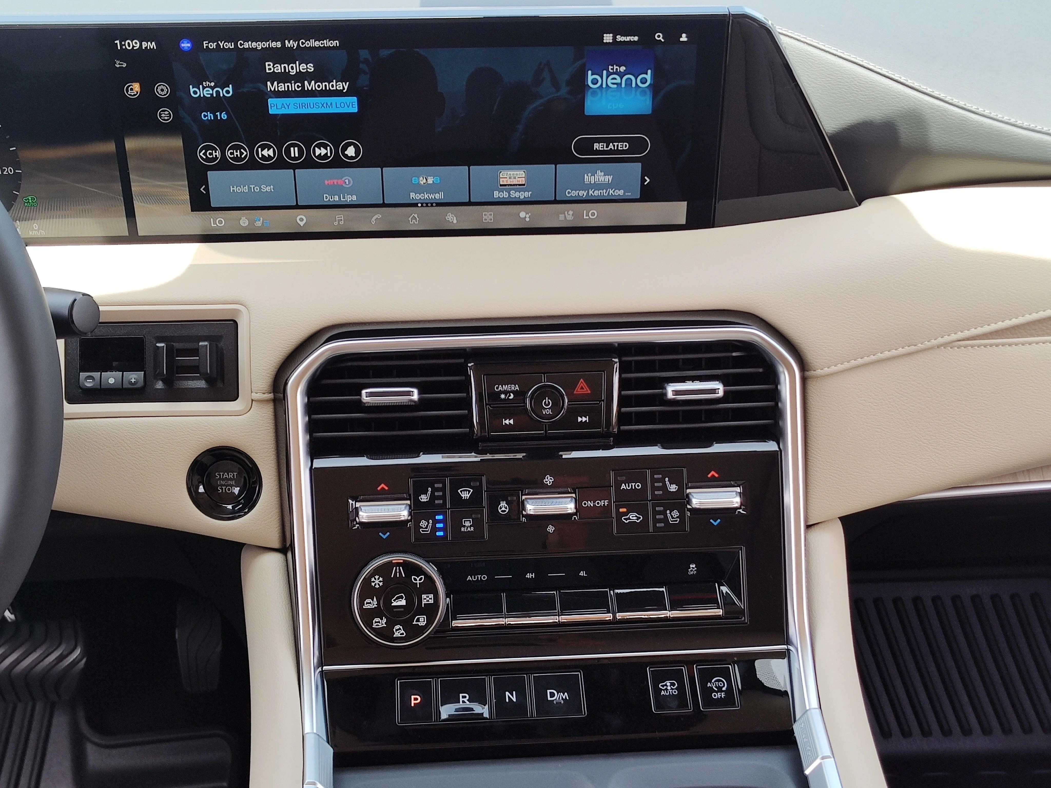 New 2026 Everest White TriCoat / Super Black Two-tone Nissan Platinum Reserve image 9