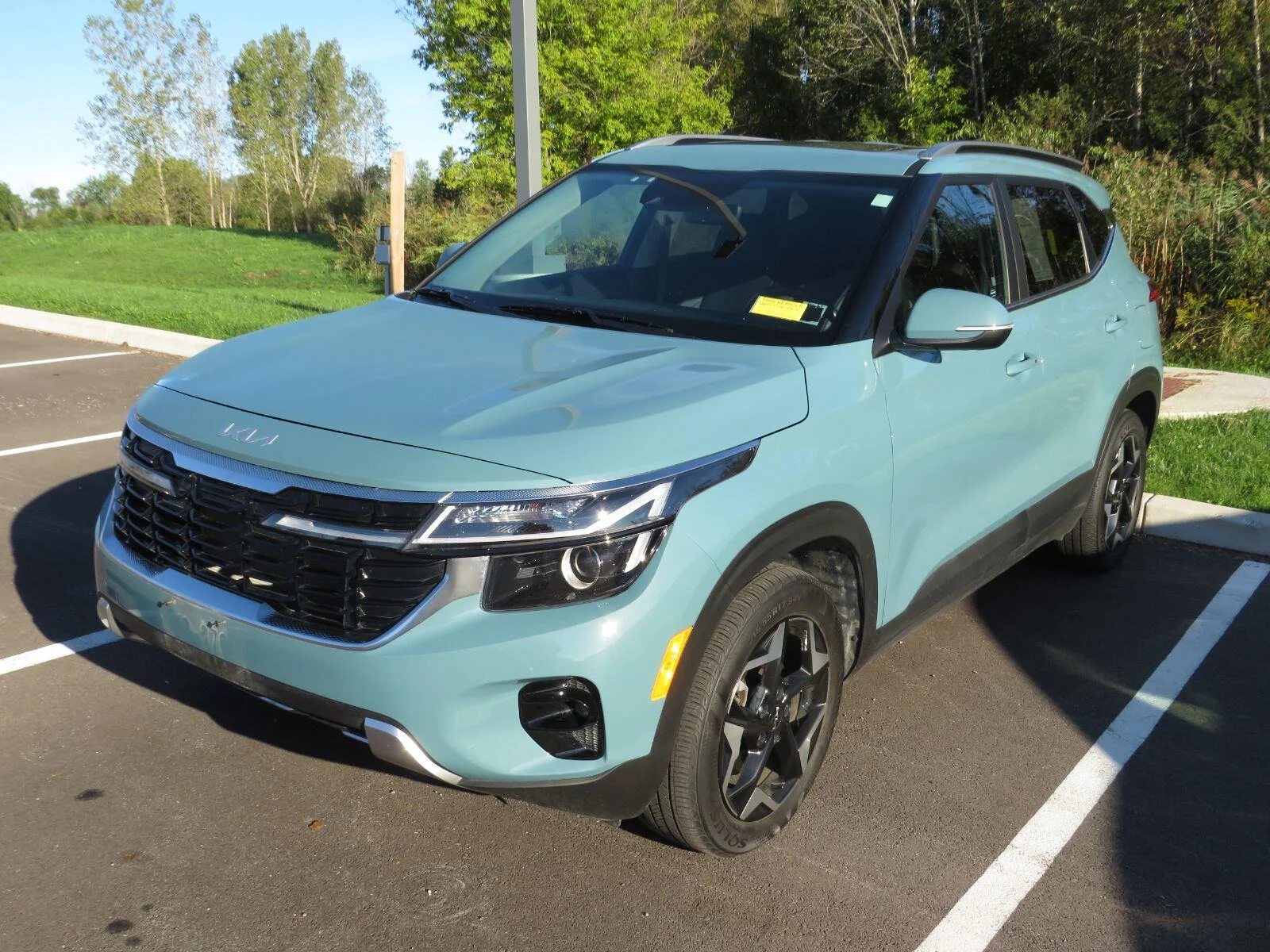 Used 2024 Pluton Blue Kia EX image 8