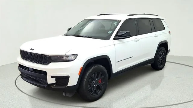 Used 2023 White Jeep Limited image 5