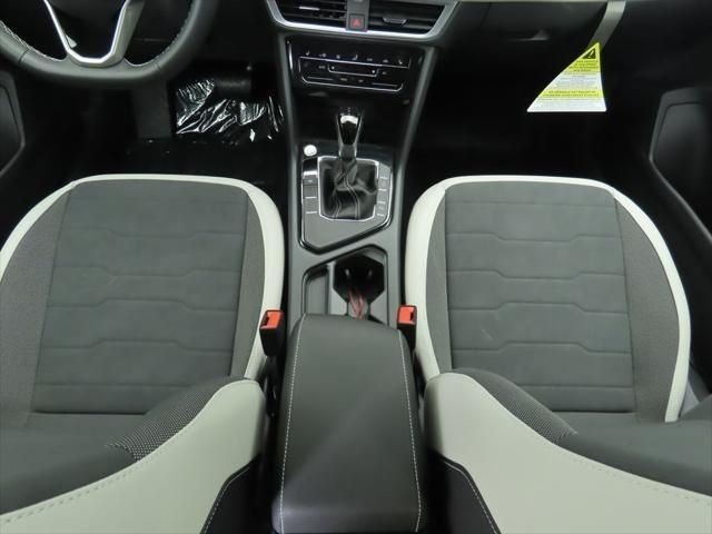 2026 Volkswagen Taos SE - Photo 16