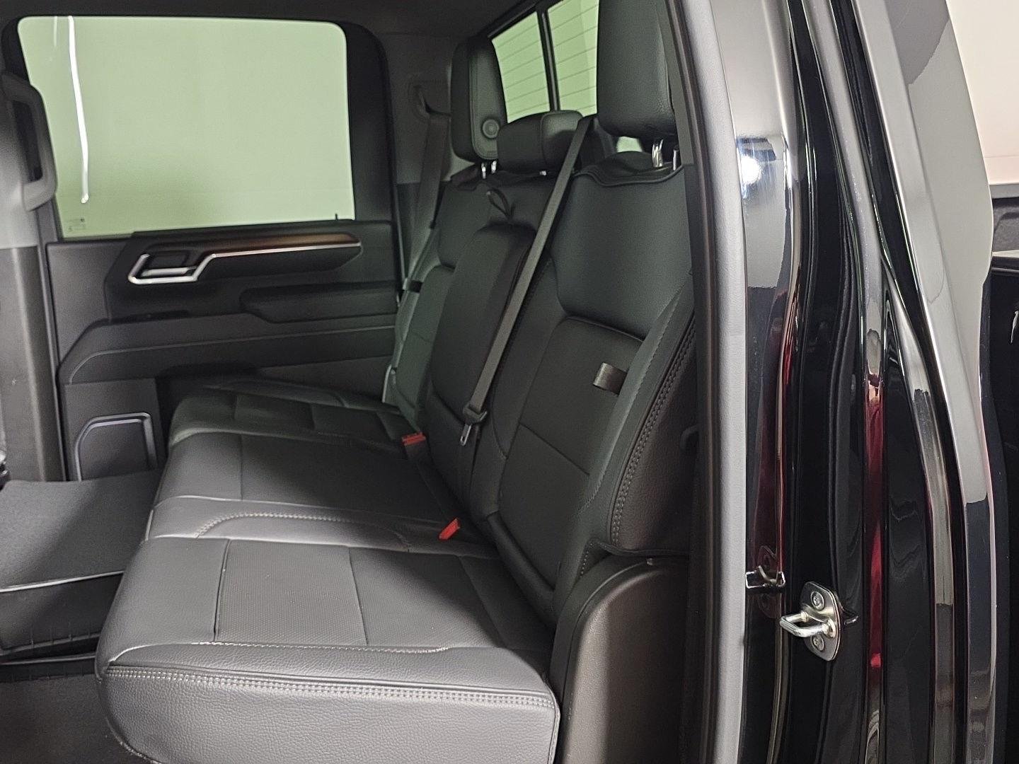 Used 2025 Onyx Black GMC Denali image 34