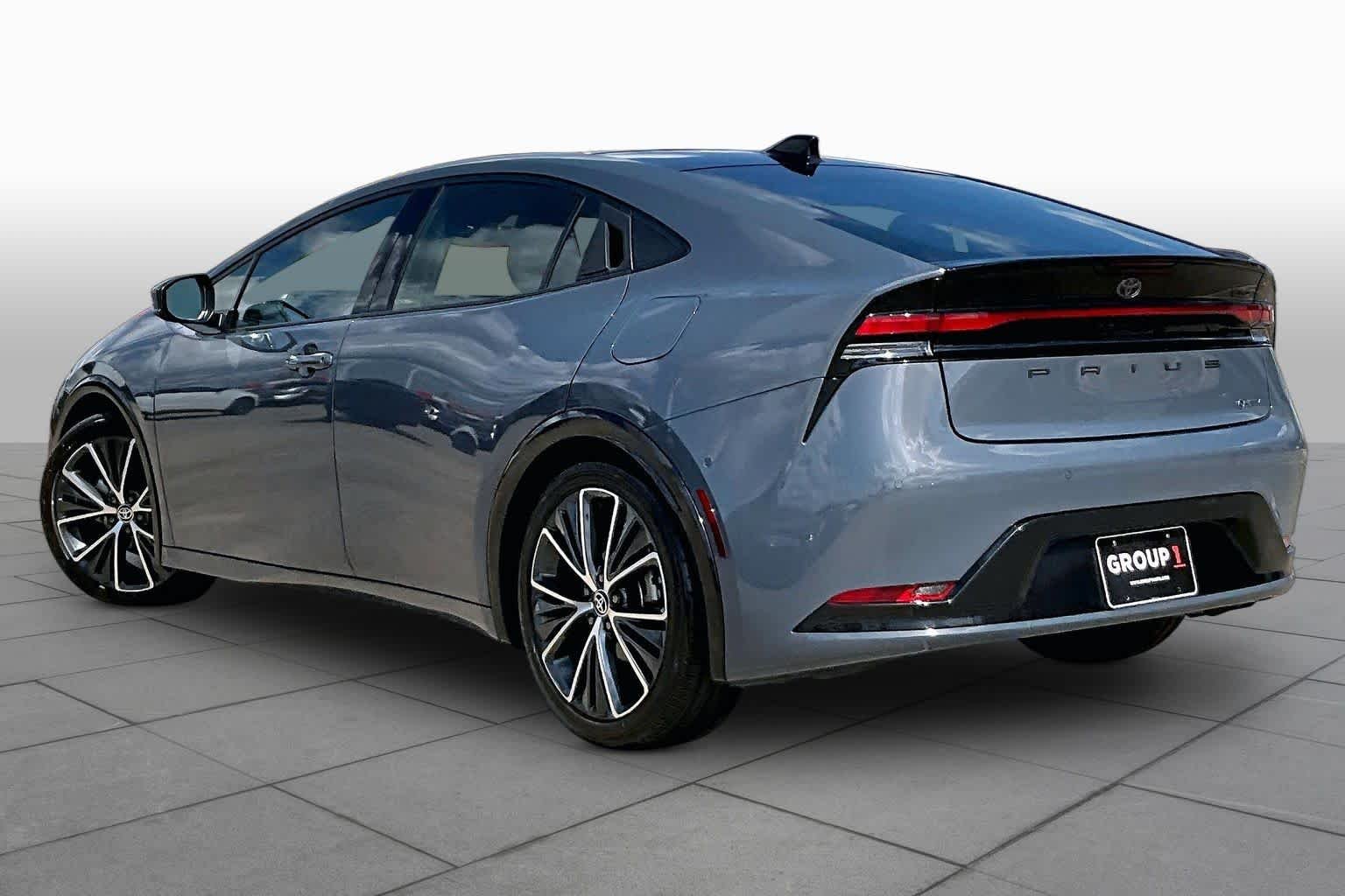 Used 2025 Guardian Gray Toyota Limited image 12