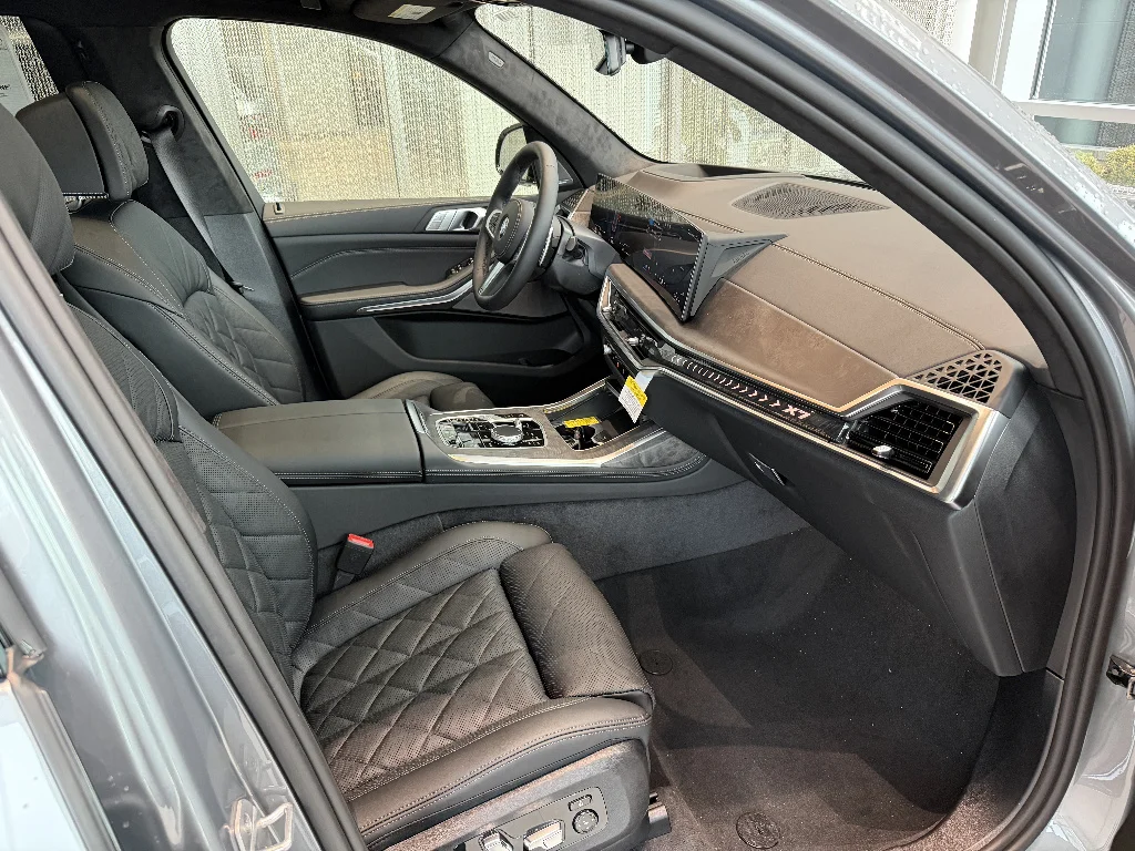 New 2026 Skyscraper Grey Metallic BMW xDrive40i image 15