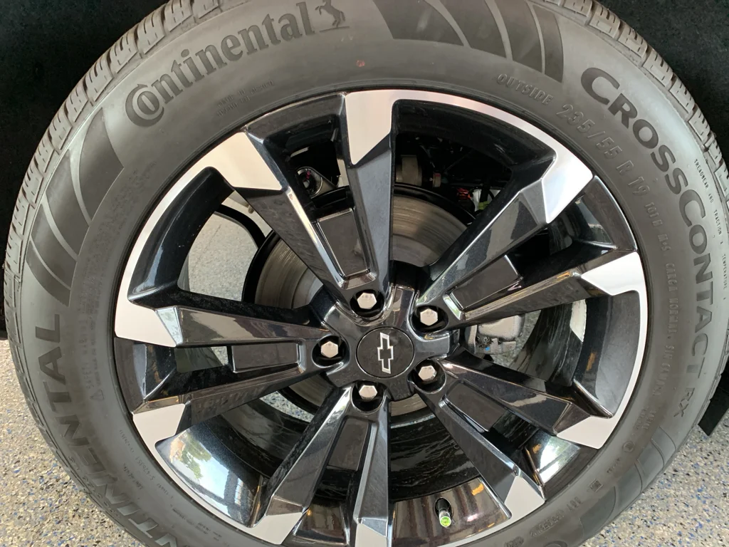 New 2027 Mosaic Black Metallic Chevrolet RS image 33