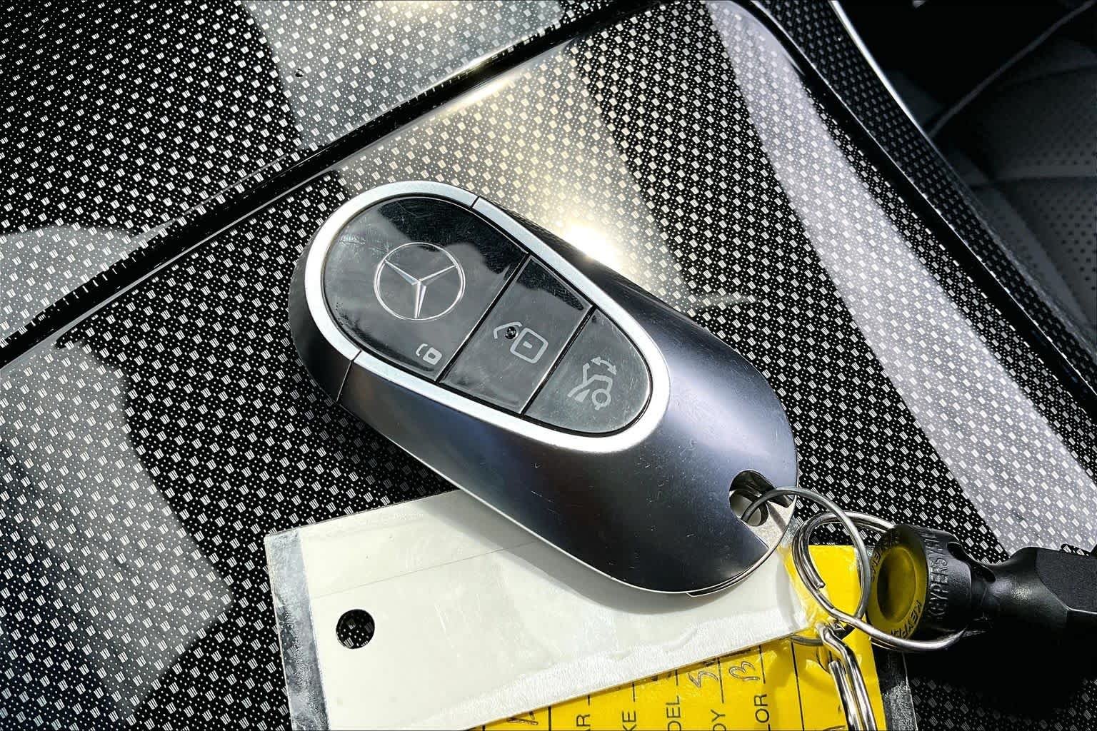 Used 2025 Obsidian Black Metallic Mercedes-Benz S 500 image 15