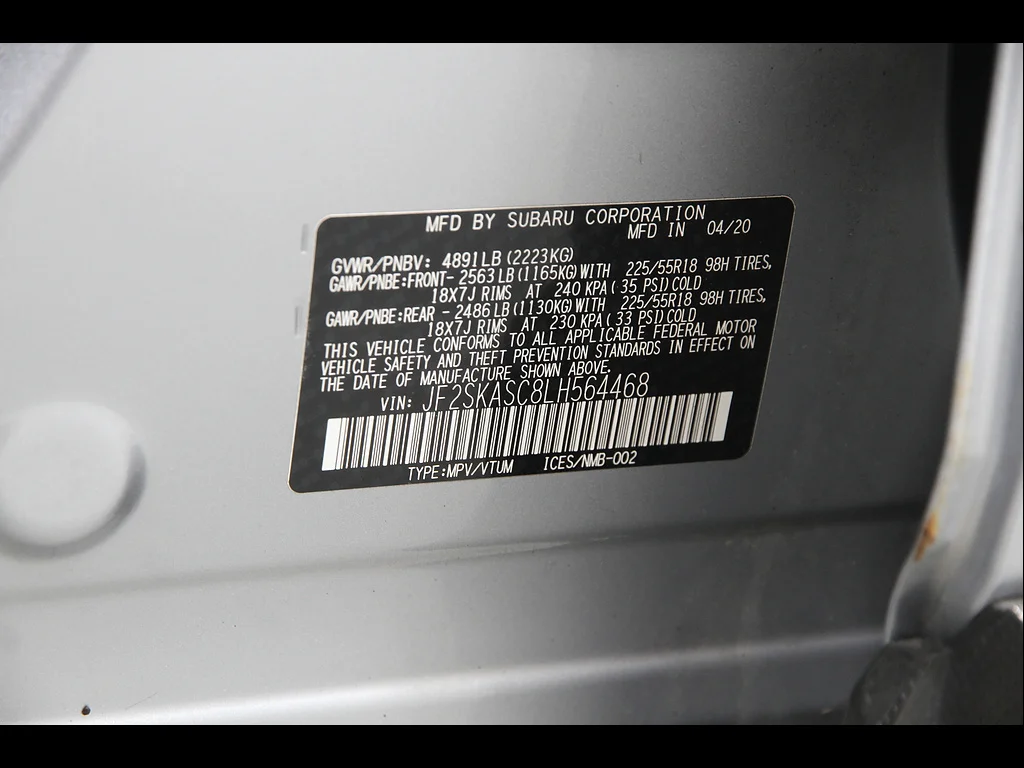 Used 2020 Ice Silver Metallic Subaru Limited image 23