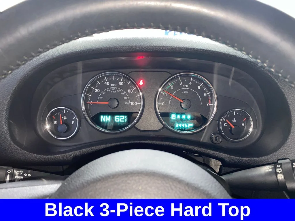 Used 2017 Purple Jeep Sahara image 16